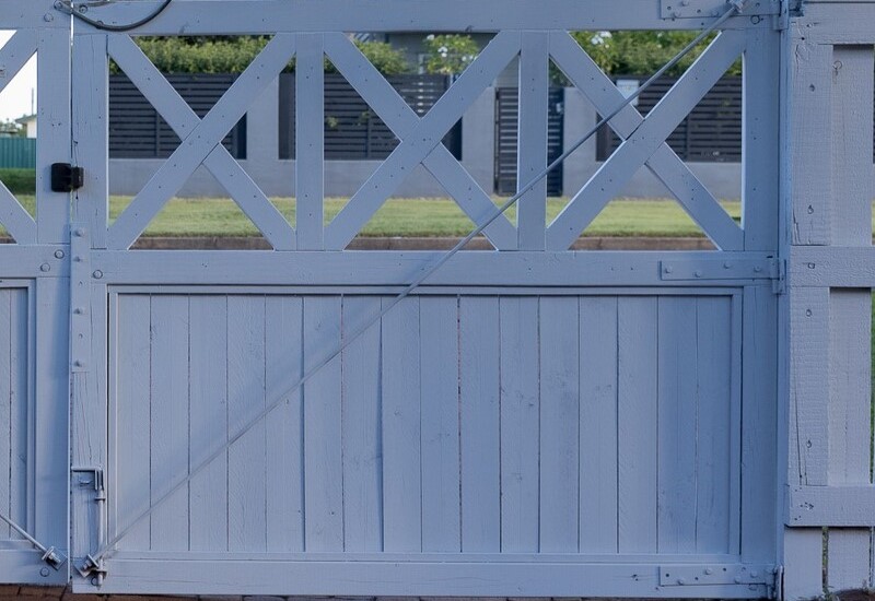 Fence Painting Companies Near Me - Eps Paint